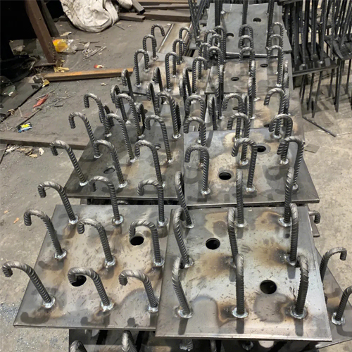 图纸中如何确定黑龙江预埋件的位置？